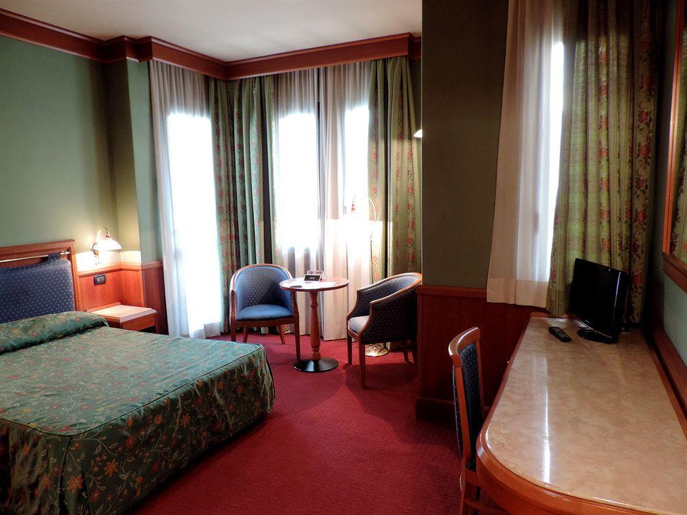 Arosio Hotel מראה חיצוני תמונה
