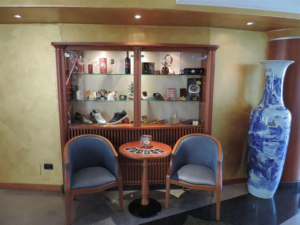 Arosio Hotel מראה חיצוני תמונה