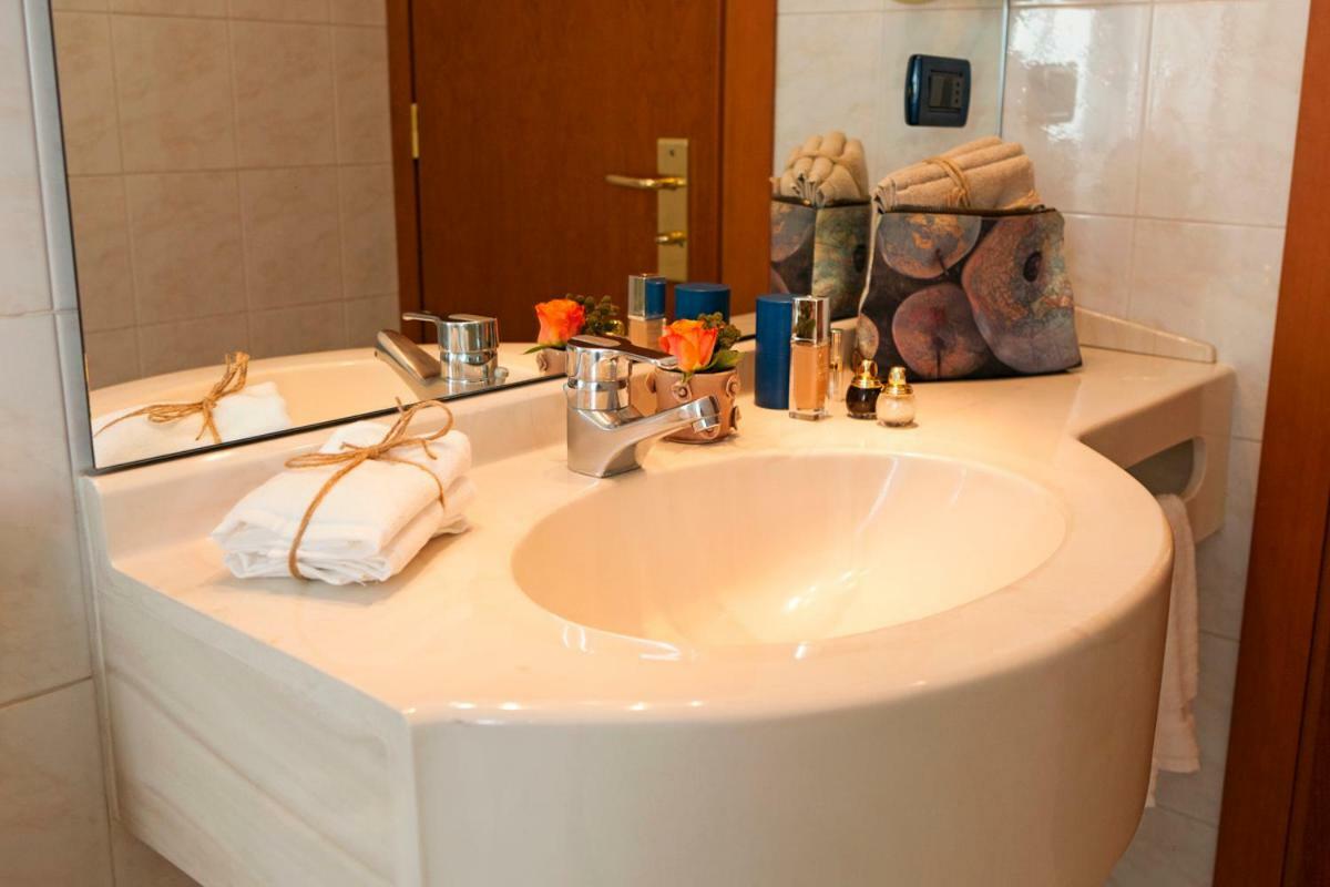 Arosio Hotel מראה חיצוני תמונה