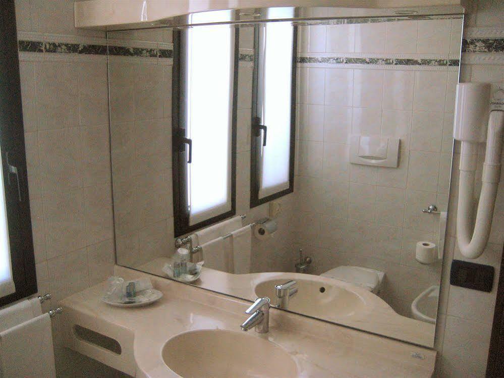 Arosio Hotel מראה חיצוני תמונה